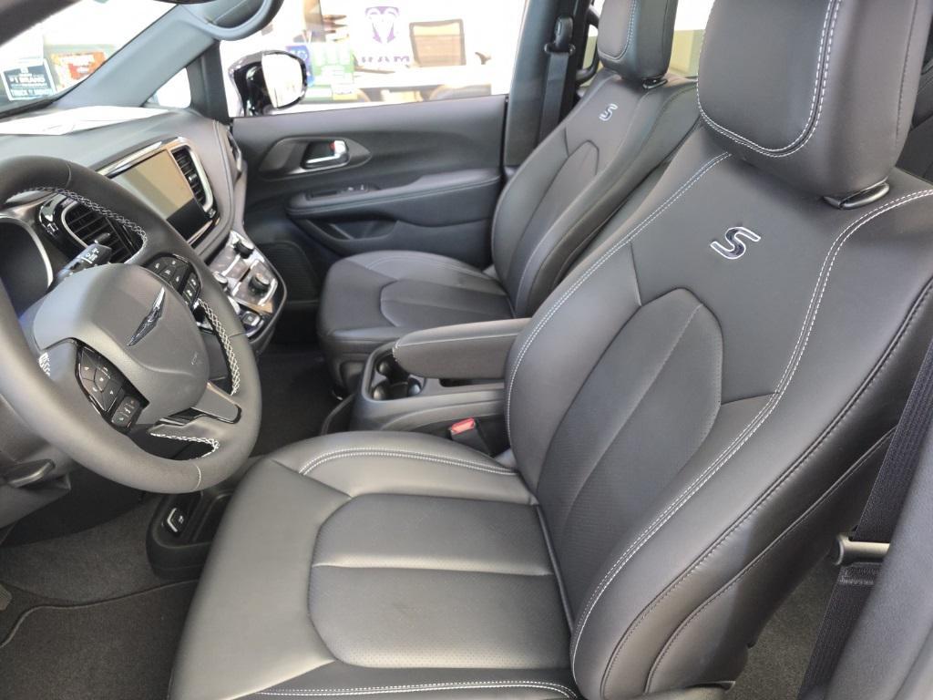 new 2026 Chrysler Pacifica car, priced at $47,161