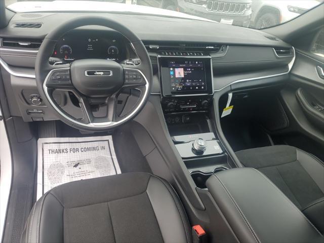 new 2025 Jeep Grand Cherokee car, priced at $40,681