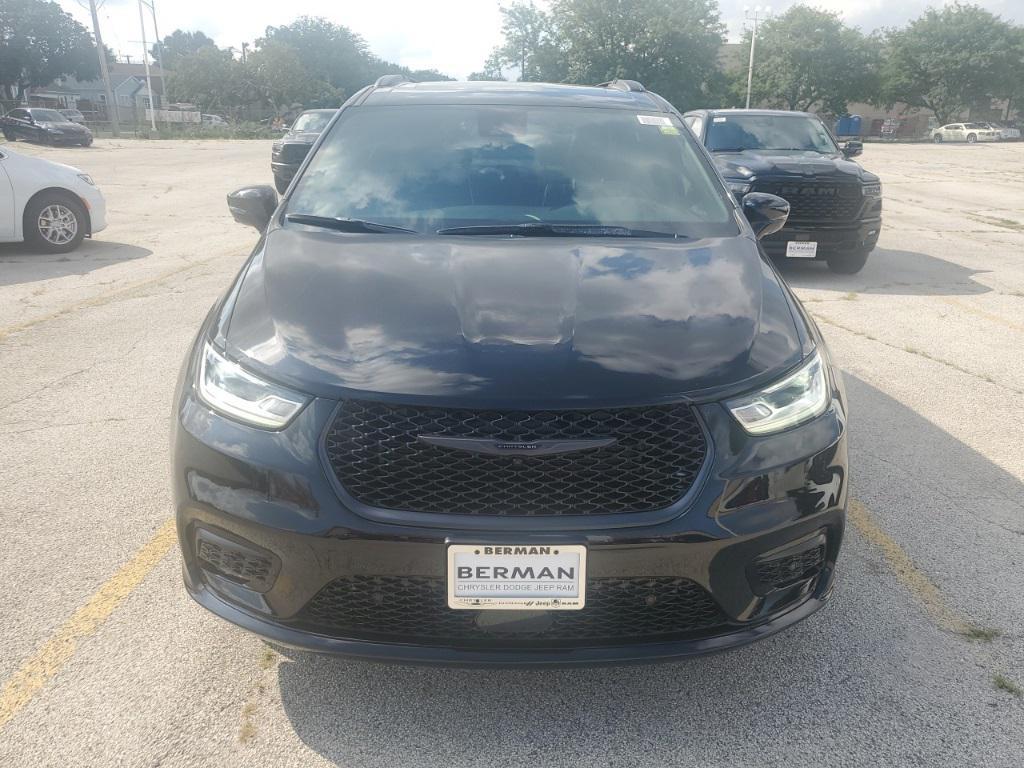 new 2026 Chrysler Pacifica car, priced at $56,655