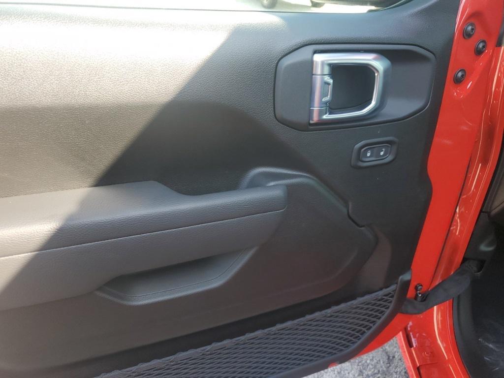 new 2025 Jeep Wrangler car, priced at $36,688