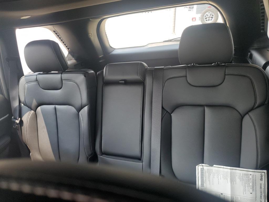 new 2025 Jeep Grand Cherokee car, priced at $42,819