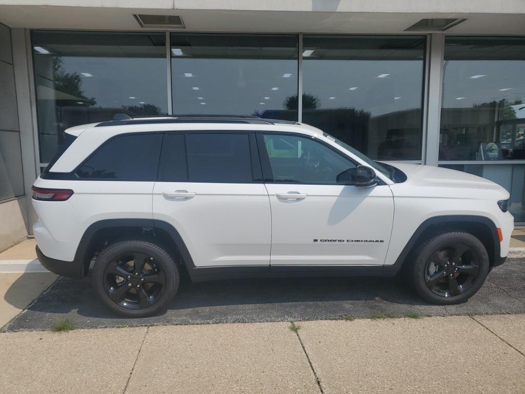 new 2025 Jeep Grand Cherokee car, priced at $42,819
