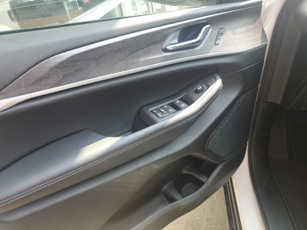 new 2025 Jeep Grand Cherokee car, priced at $42,819