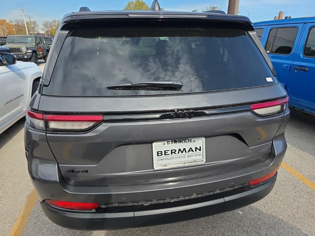 new 2025 Jeep Grand Cherokee car, priced at $45,842
