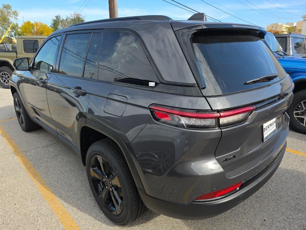 new 2025 Jeep Grand Cherokee car, priced at $45,842