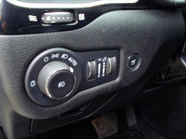 used 2023 Jeep Cherokee car, priced at $24,494