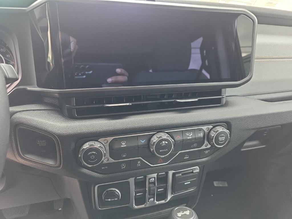 new 2026 Jeep Wrangler car, priced at $40,676