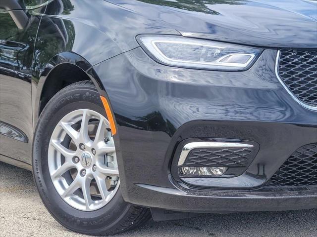 used 2023 Chrysler Pacifica car, priced at $23,018