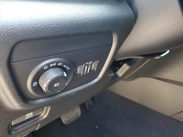 new 2025 Jeep Grand Cherokee car, priced at $42,154