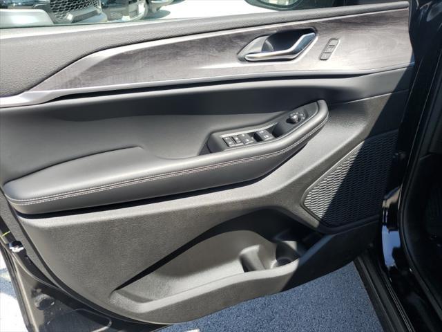 new 2025 Jeep Grand Cherokee car, priced at $42,154