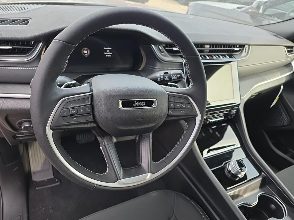 new 2025 Jeep Grand Cherokee car, priced at $41,420