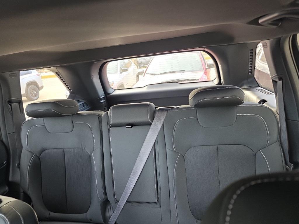 new 2025 Jeep Grand Cherokee car, priced at $41,420