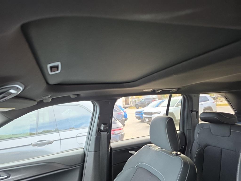 new 2025 Jeep Grand Cherokee car, priced at $41,420