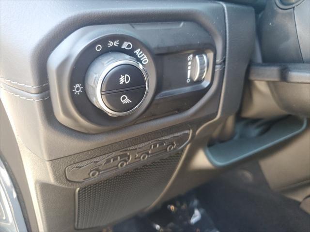 new 2025 Jeep Gladiator car, priced at $42,917