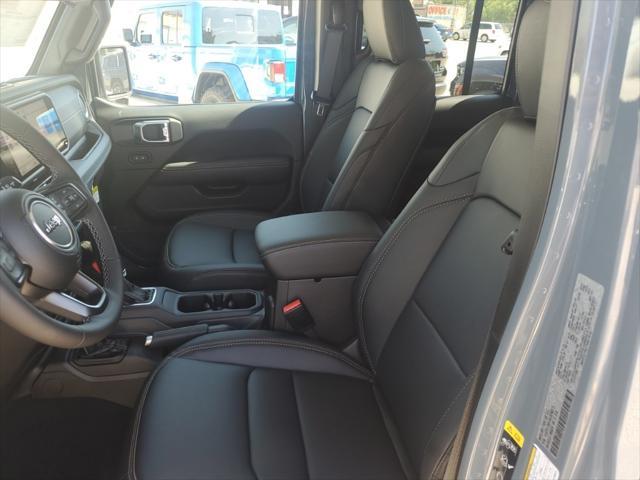 new 2025 Jeep Gladiator car, priced at $42,917