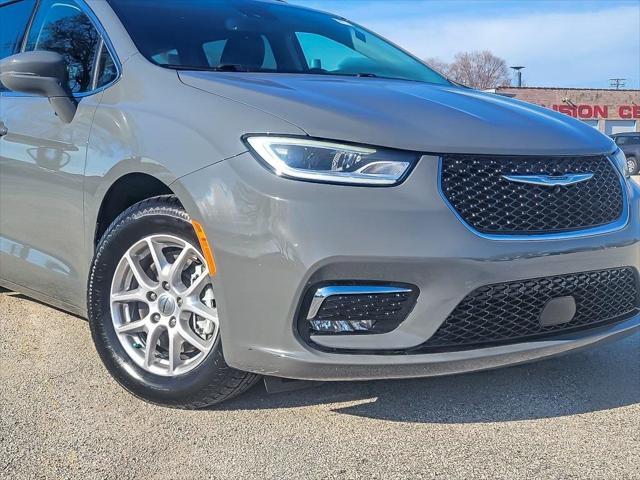 used 2022 Chrysler Pacifica car, priced at $20,913