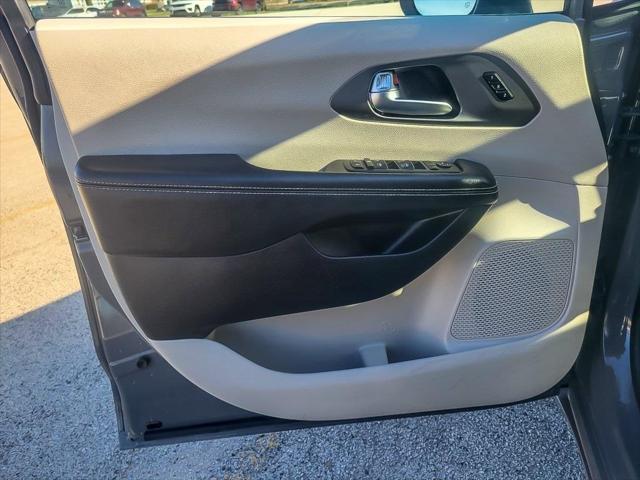 used 2022 Chrysler Pacifica car, priced at $20,913