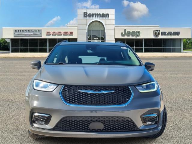 used 2022 Chrysler Pacifica car, priced at $20,913