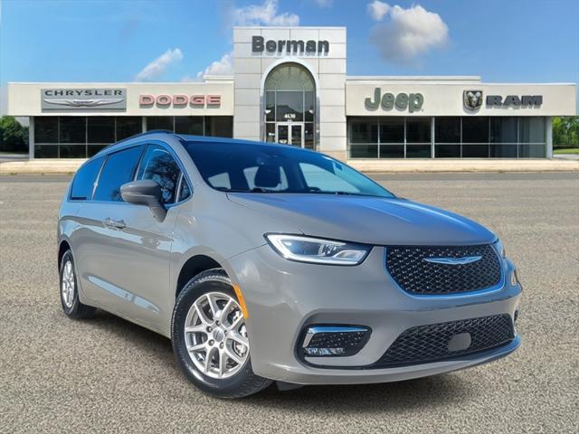 used 2022 Chrysler Pacifica car, priced at $20,913