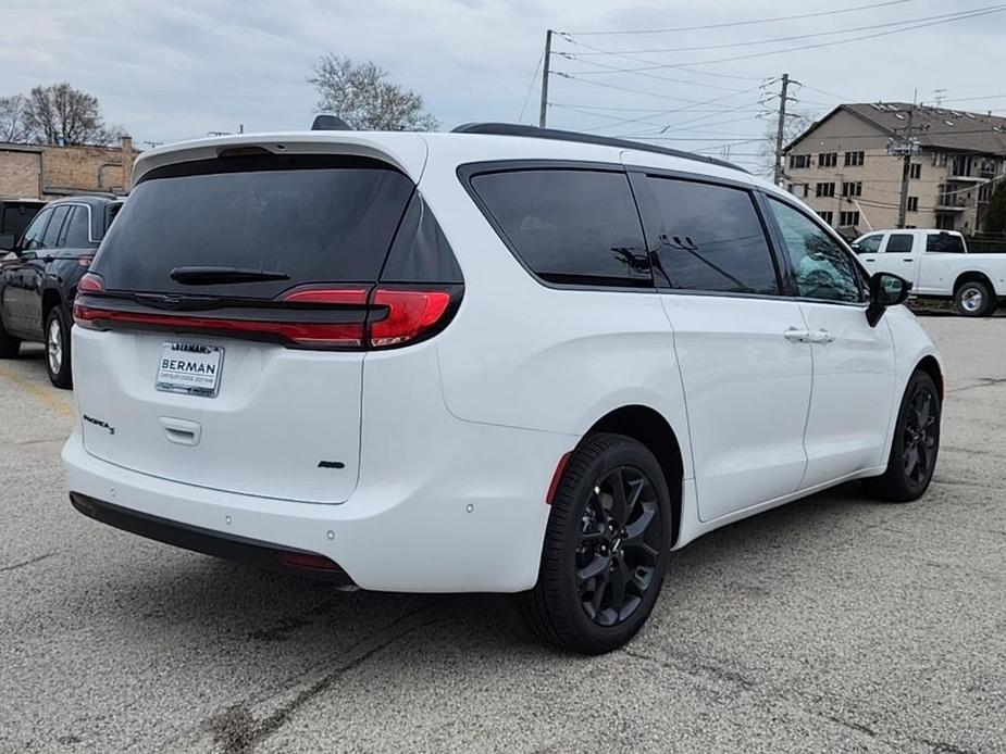 new 2024 Chrysler Pacifica car, priced at $46,340