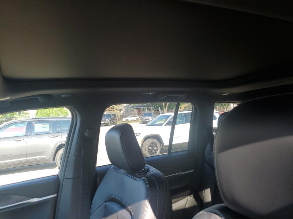 new 2025 Jeep Grand Cherokee car, priced at $42,619