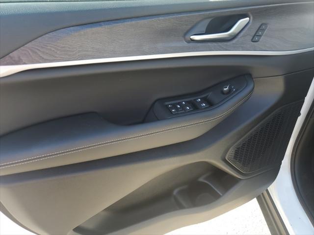 new 2025 Jeep Grand Cherokee car, priced at $44,105