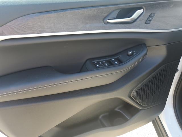 new 2025 Jeep Grand Cherokee car, priced at $44,105