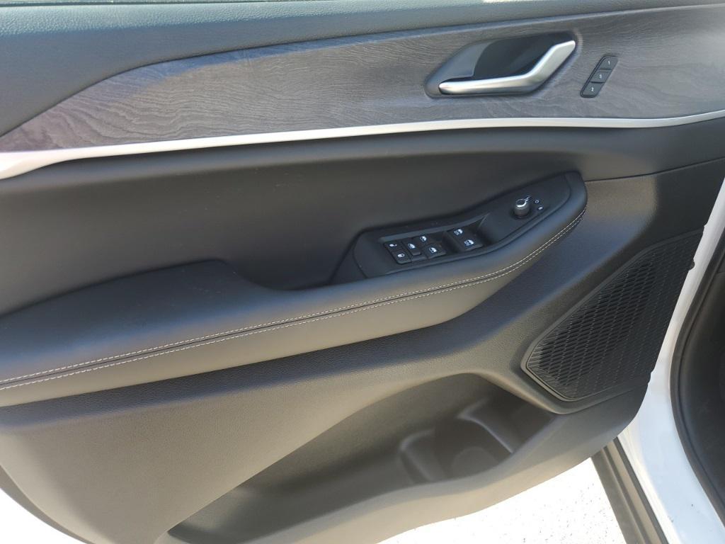 new 2025 Jeep Grand Cherokee car, priced at $42,619