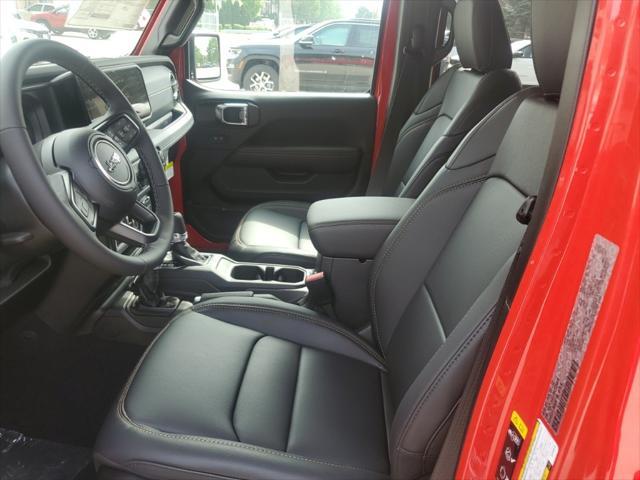 new 2025 Jeep Gladiator car, priced at $42,917