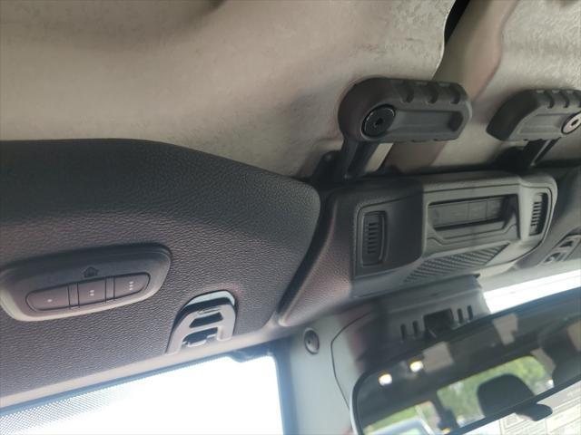new 2025 Jeep Gladiator car, priced at $42,917