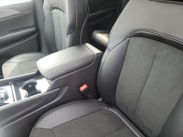new 2025 Jeep Grand Cherokee car, priced at $45,956