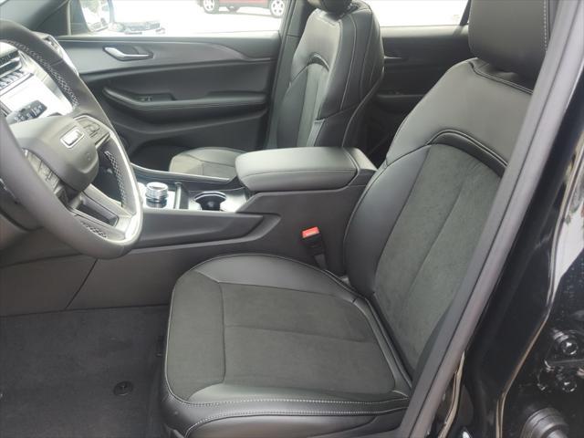 new 2025 Jeep Grand Cherokee car, priced at $45,956