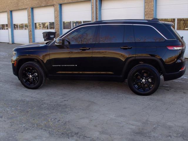 used 2022 Jeep Grand Cherokee car, priced at $33,470