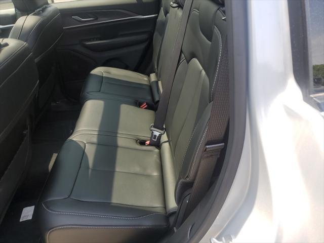 new 2025 Jeep Grand Cherokee car, priced at $46,044