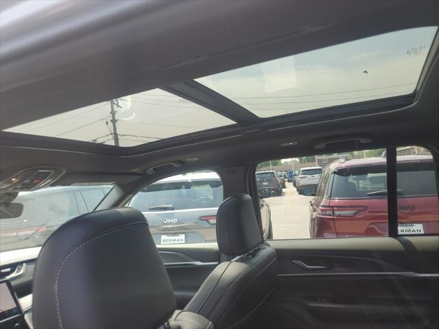new 2025 Jeep Grand Cherokee car, priced at $46,044