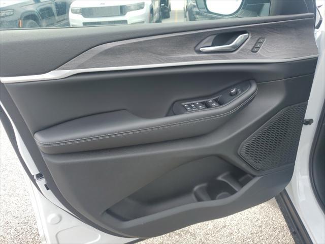 new 2025 Jeep Grand Cherokee L car, priced at $43,111