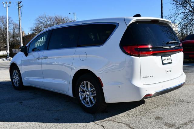 new 2024 Chrysler Pacifica car, priced at $36,820