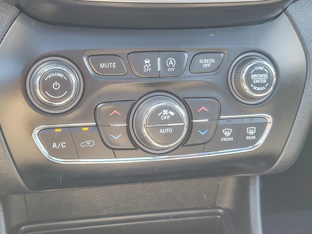 used 2021 Jeep Cherokee car, priced at $20,251