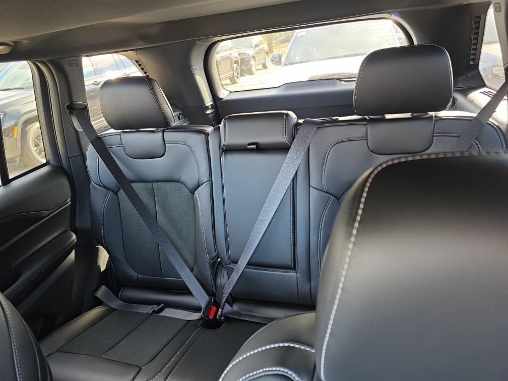 new 2025 Jeep Grand Cherokee car, priced at $45,842