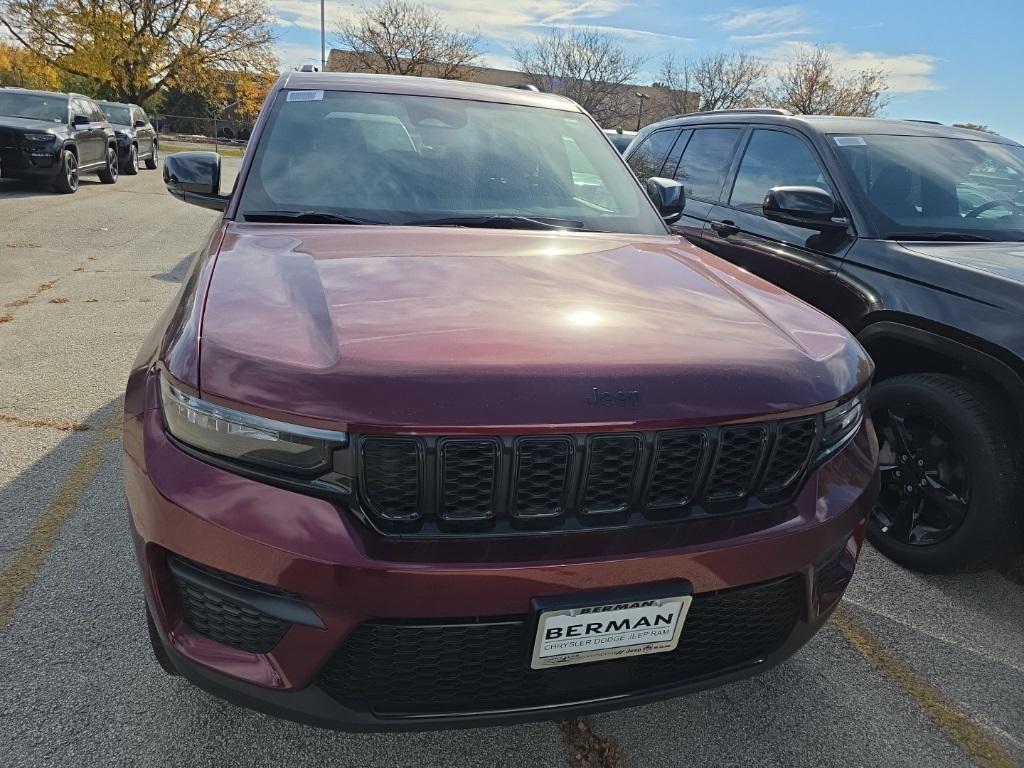 new 2025 Jeep Grand Cherokee car, priced at $45,842