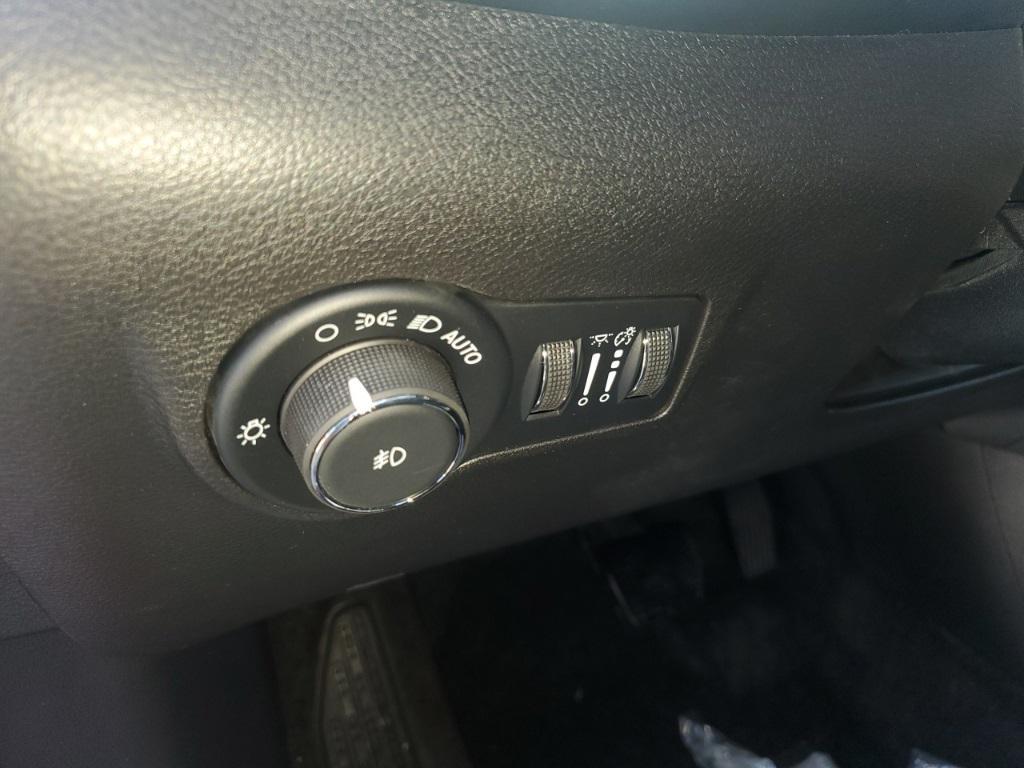 new 2025 Jeep Compass car, priced at $25,527