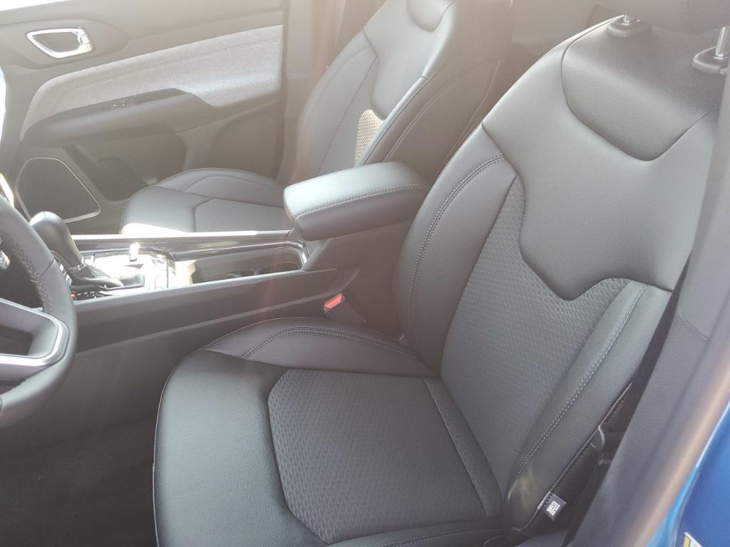new 2025 Jeep Compass car, priced at $25,684