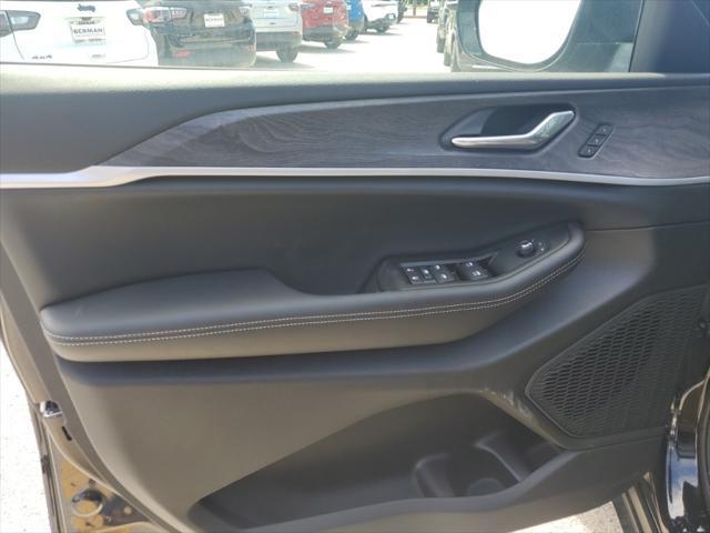 new 2025 Jeep Grand Cherokee L car, priced at $45,242