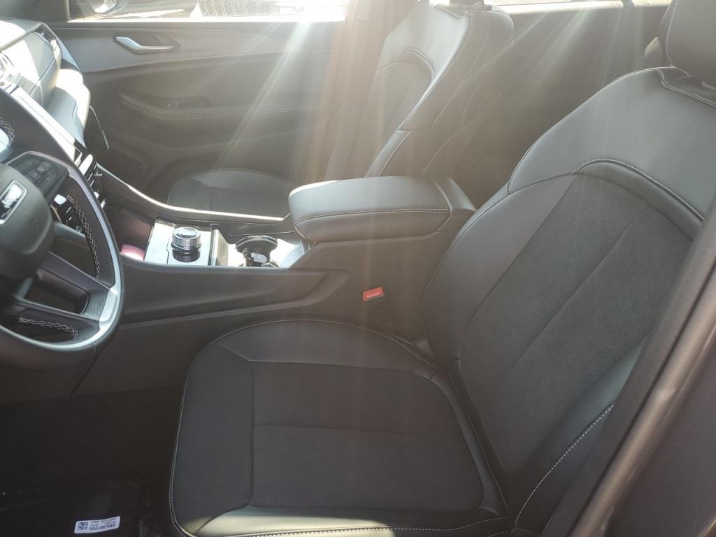 new 2025 Jeep Grand Cherokee L car, priced at $43,247