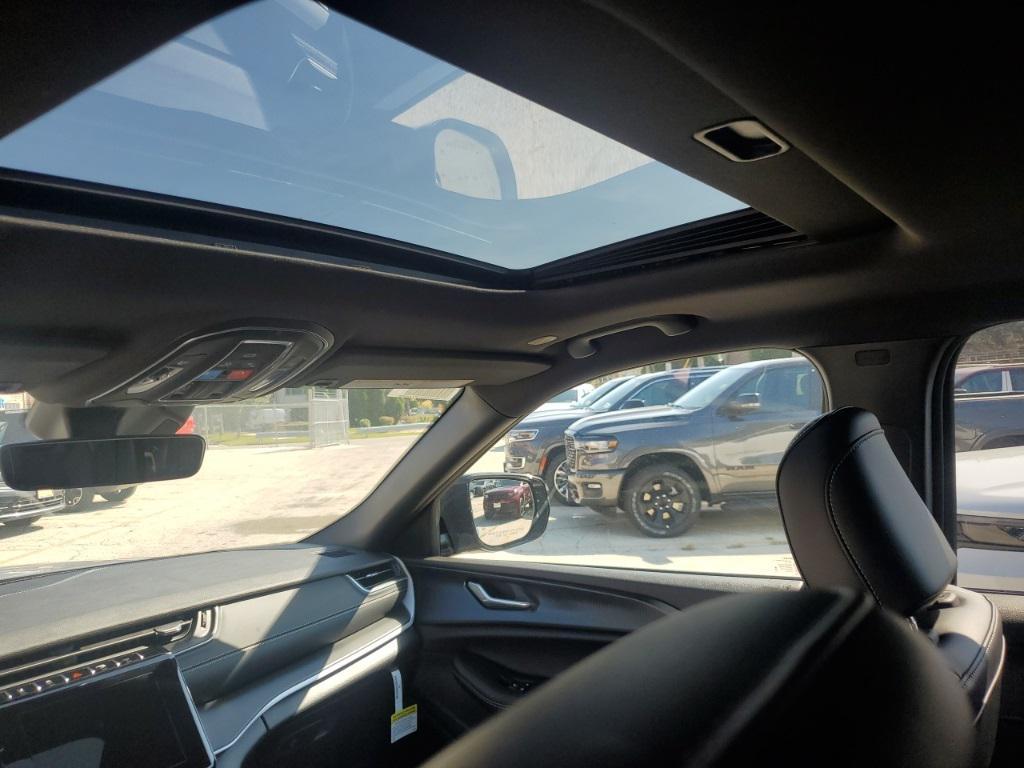 new 2025 Jeep Grand Cherokee L car, priced at $43,247