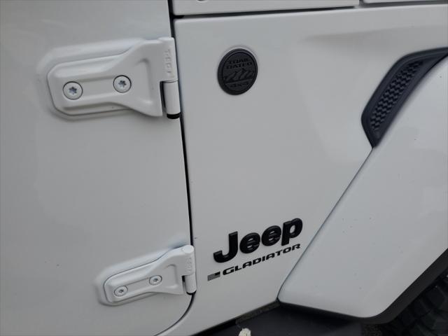 new 2025 Jeep Gladiator car, priced at $42,358