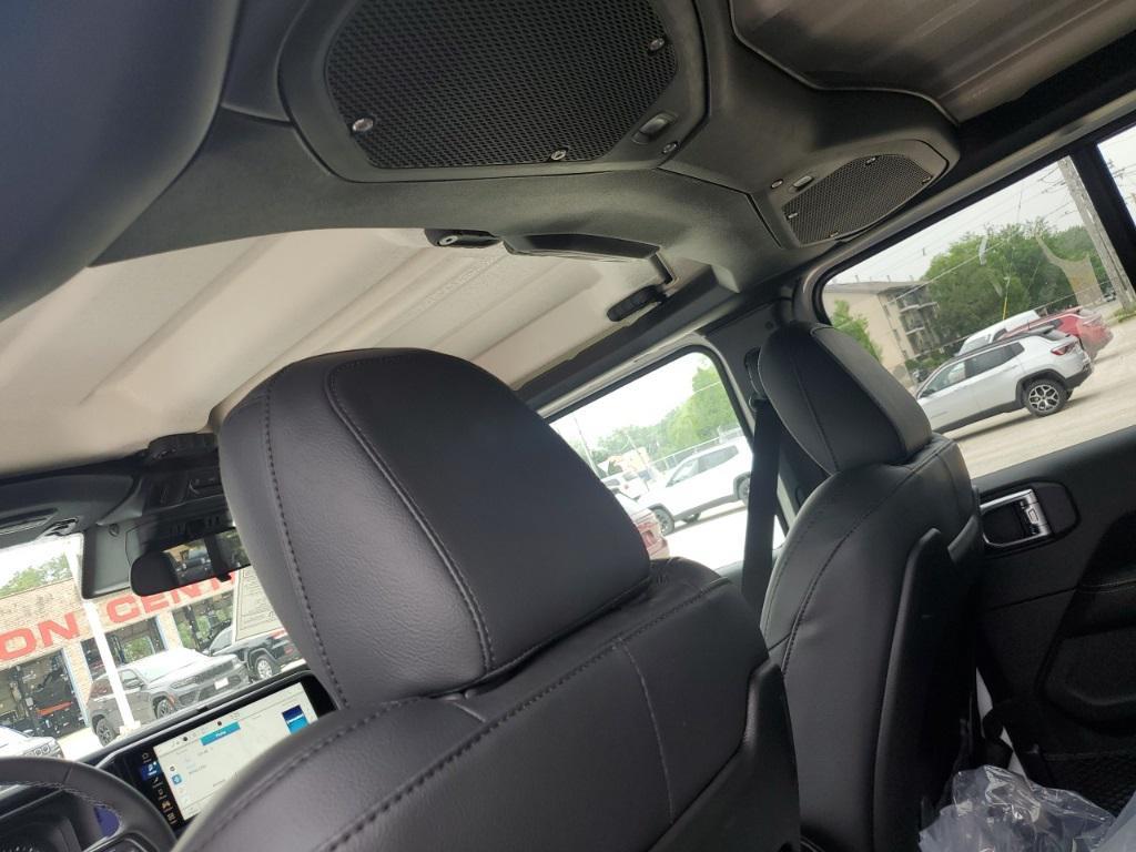 new 2025 Jeep Gladiator car, priced at $42,148