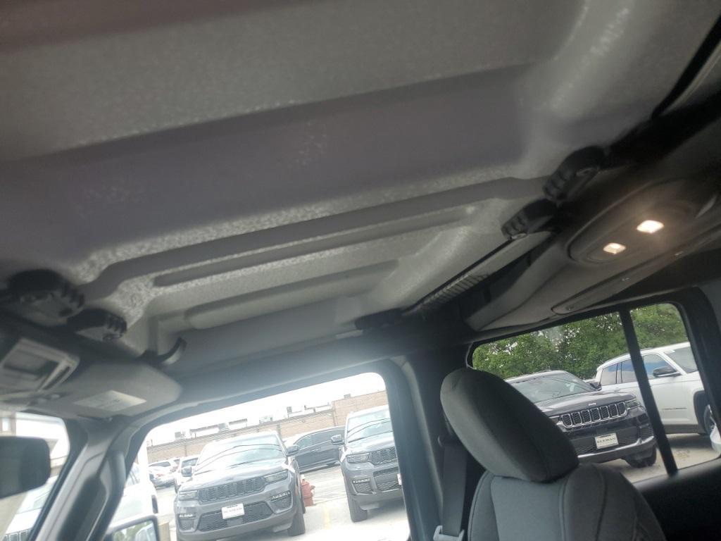 new 2025 Jeep Wrangler car, priced at $48,145