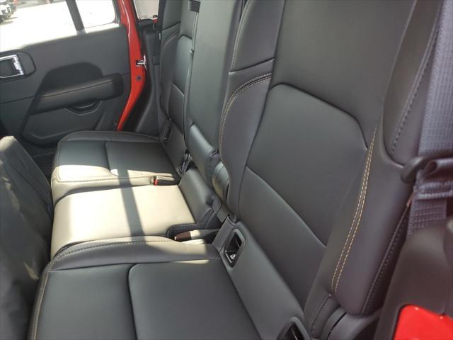 new 2025 Jeep Gladiator car, priced at $42,917