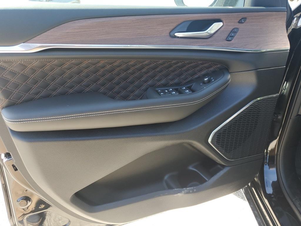 new 2025 Jeep Grand Cherokee car, priced at $56,231